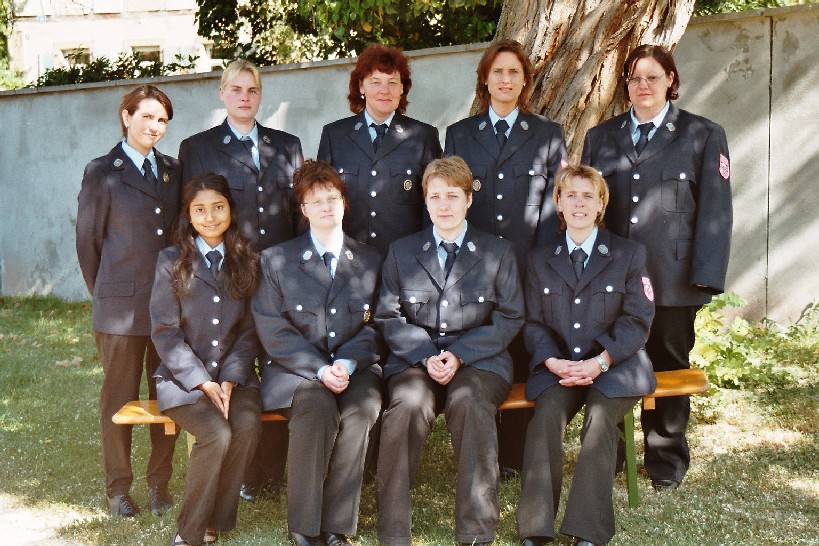Damengruppe im Jahr 2006